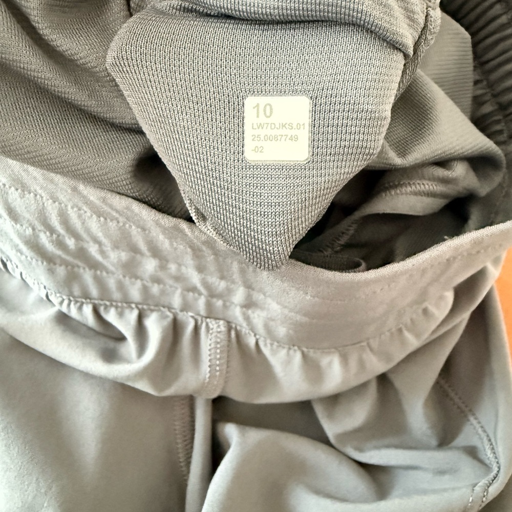 Lululemon Gray Women's Hotty Hot High Rise 4” Shorts - Picture 4 of 4